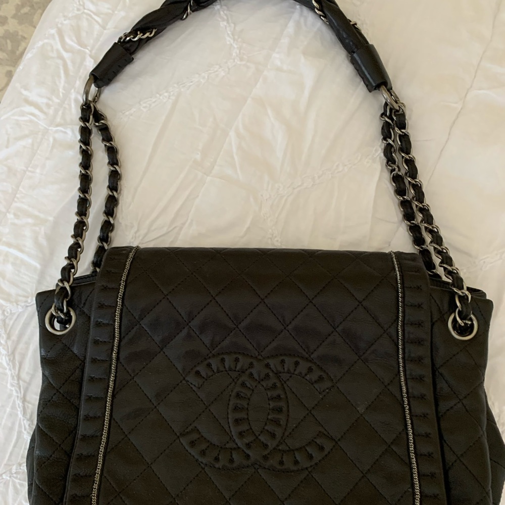 SALE!!!CHANEL Authentic black handbag - Picture 5 of 16
